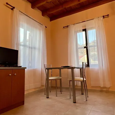 Дом отдыха Pavlos House *